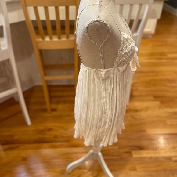 [Victoria’s Secret] white lace sheer pleated doll nighty - Picture 4 of 7